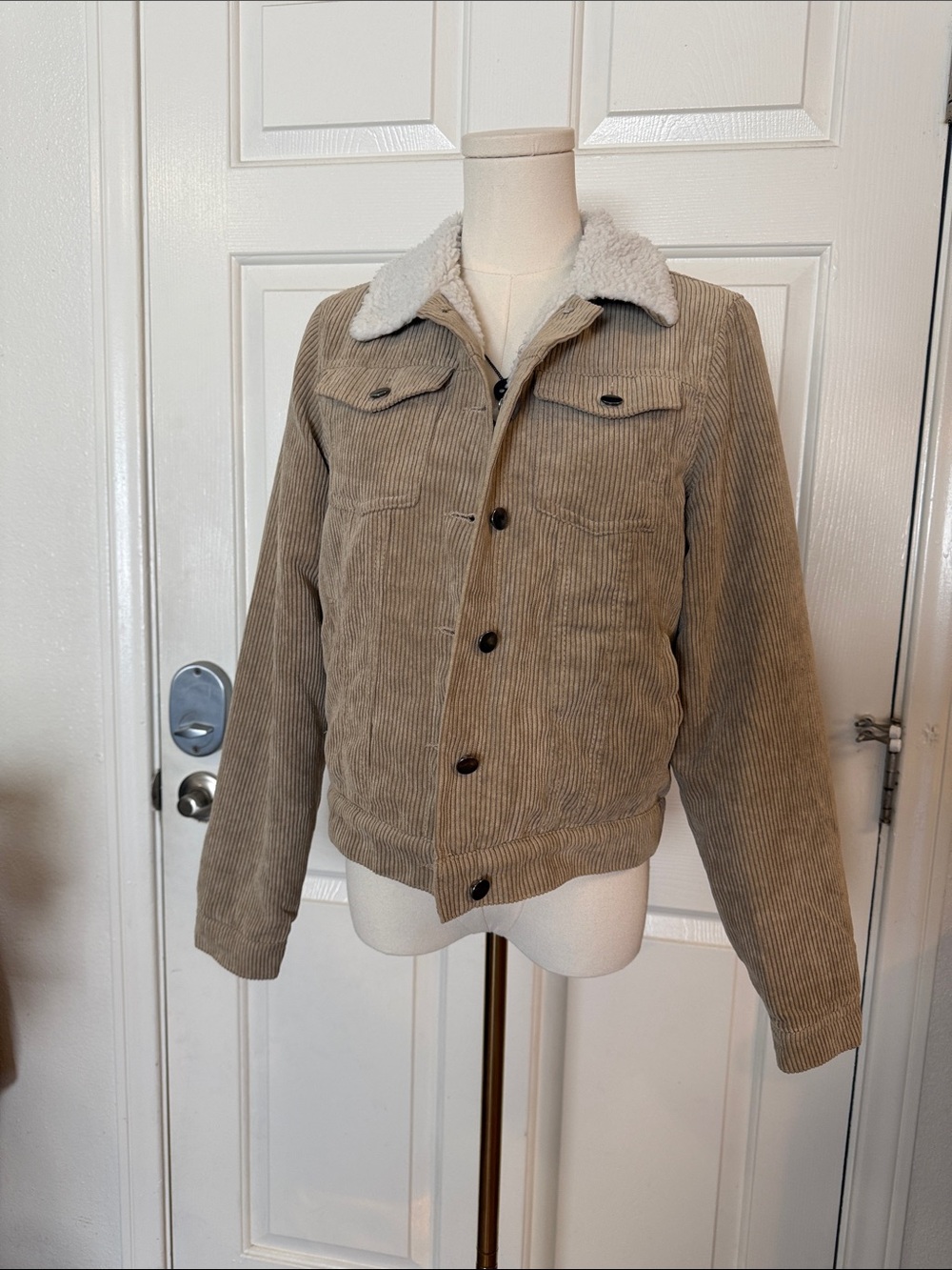 Fashion Nova - Sherpa lined Corduroy Jacket